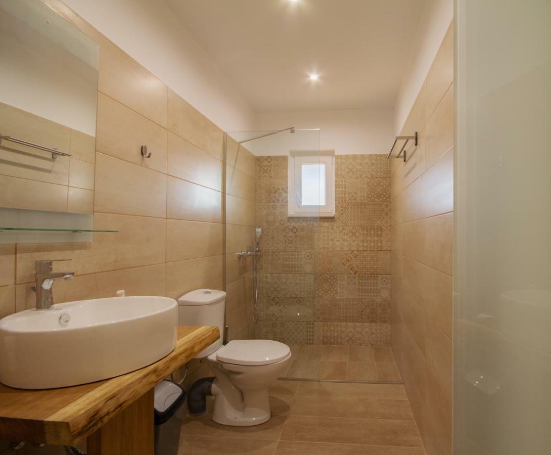 Luca Mare Bed & Breakfast Gouvia Exterior foto